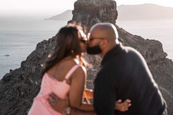 Santorini: Customized Private Photoshoot Walk in Oia - The photographer’s biggest job is making you comfortable
