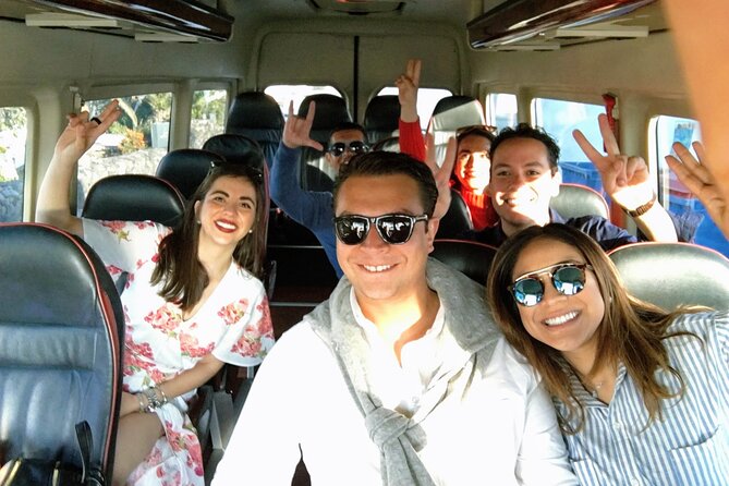 Santorini Departure Transfers & Travel Services - Friendly communication makes the difference