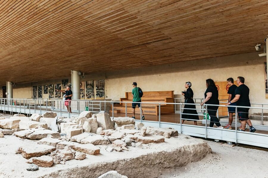Santorini: Experience Akrotiri with a Licensed Tour Guide - Kitchens, toilets, and an early drainage system