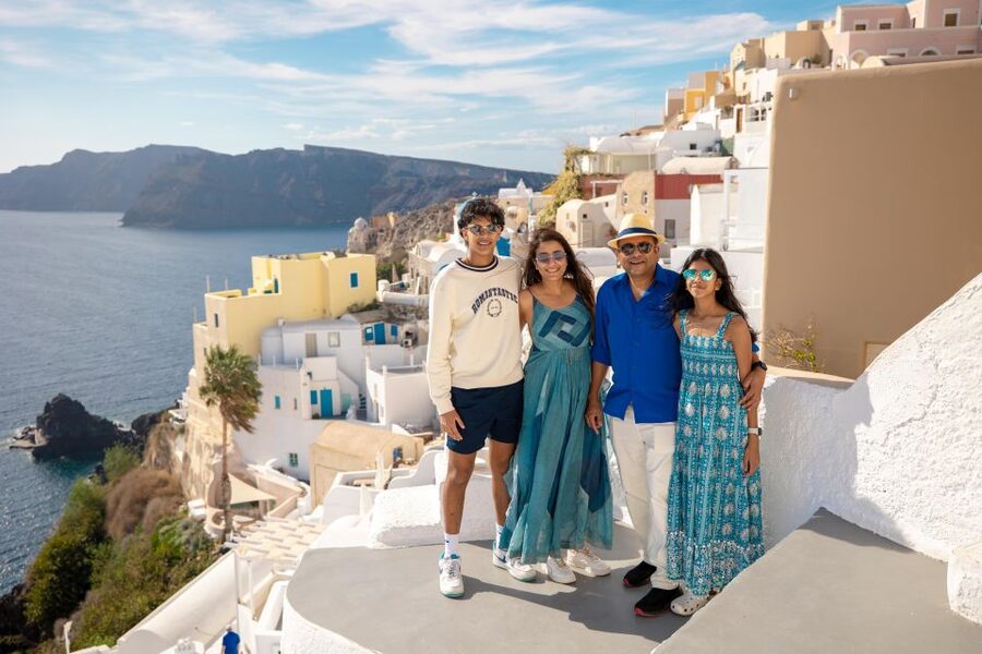 Santorini Family Photoshoot (Oia Village) - Oia’s blue domes become your family studio