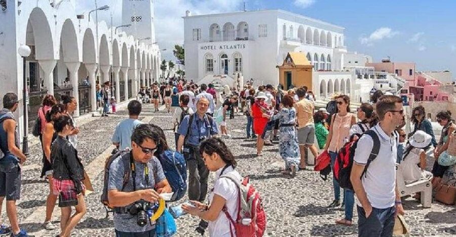 Santorini: Fira Town Walking Tour with Wine Tasting - Starting at the Atlantis Hotel in central Fira