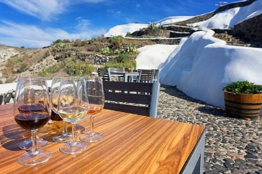 Santorini: Fira Town Walking Tour with Wine Tasting - The cable car from Fira to the old port