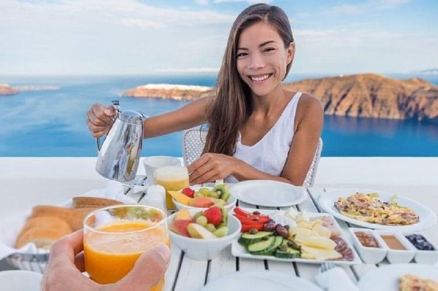 Santorini: Fira Town Walking Tour with Wine Tasting - Who will enjoy this three-hour route