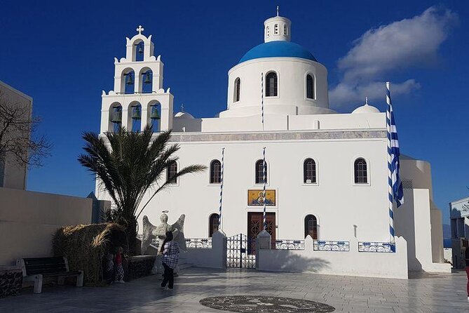 Santorini First-Time Guests Private Tour Sightseeing, excavetions & wine testing - What $300.98 per person really buys