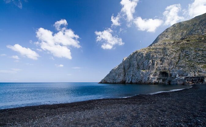 Santorini First-time Visitors Private Tour with Wine Tasting - The quick take: five useful things to know