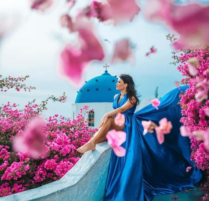 Santorini: Flying Dress Photoshoot with Edited Photos - Who will get the most from this experience