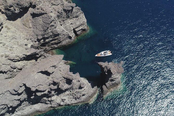 Santorini Half Day MotorCruiser Private Cruise incl. Meal,Drinks &Free Transport - Why Santorini is better from a motorboat