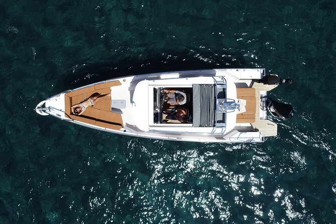 Santorini Half Day MotorCruiser Private Cruise incl. Meal,Drinks &Free Transport - Nea Kameni, Palia Kameni, and the volcano