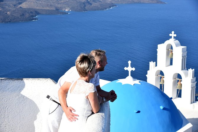 Santorini Highlight Private Tour 4 hours - Mama Thira Tavern and a postcard dome