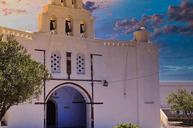 Santorini Highlights Small-Group Tour with Authentic Greek Lunch - Perivolos Beach combines lunch and downtime