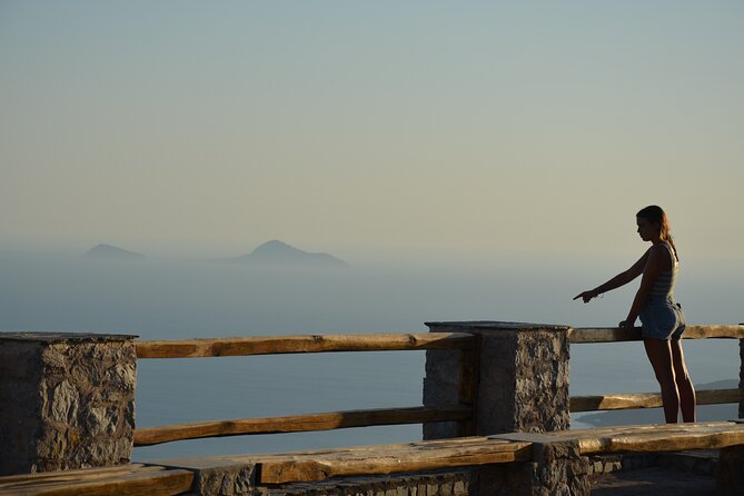 Santorini Highlights Small-Group Tour with Wine Tasting option - Oia’s lanes, views, and crowds