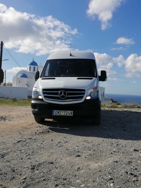 Santorini highlights tour - Driver rather than tour guide