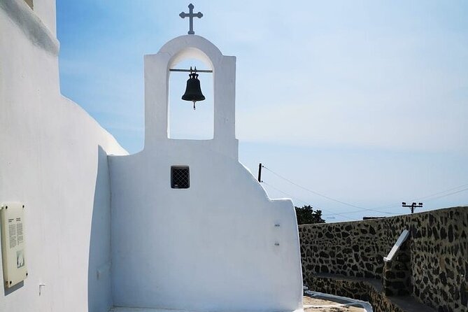 Santorini Highlights Tour 5 Hour - Pyrgos and the Venetian castle lanes