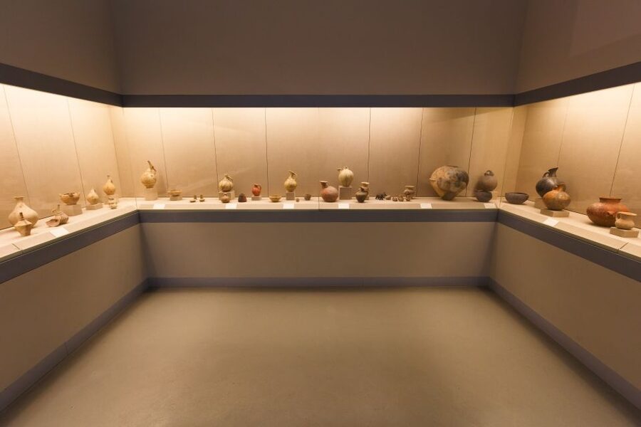 Santorini HISTORY & ARCHEOLOGY Tour (up to 8 guests) - Why Santorini’s ancient sites are worth your time