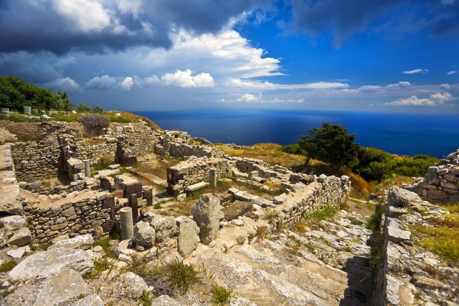 Santorini HISTORY & ARCHEOLOGY Tour (up to 8 guests) - Should you book it?