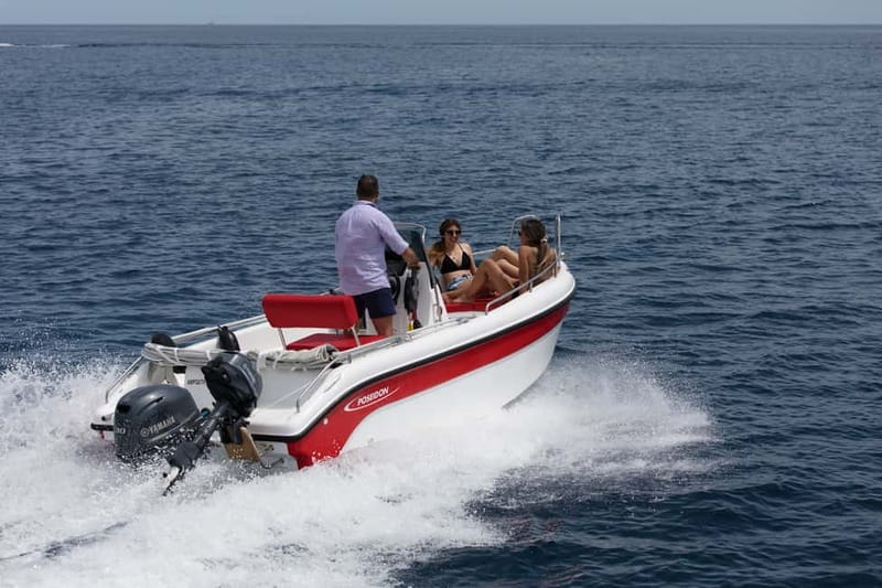 Santorini: license free boat in Santorini - Starting from Vlichada port