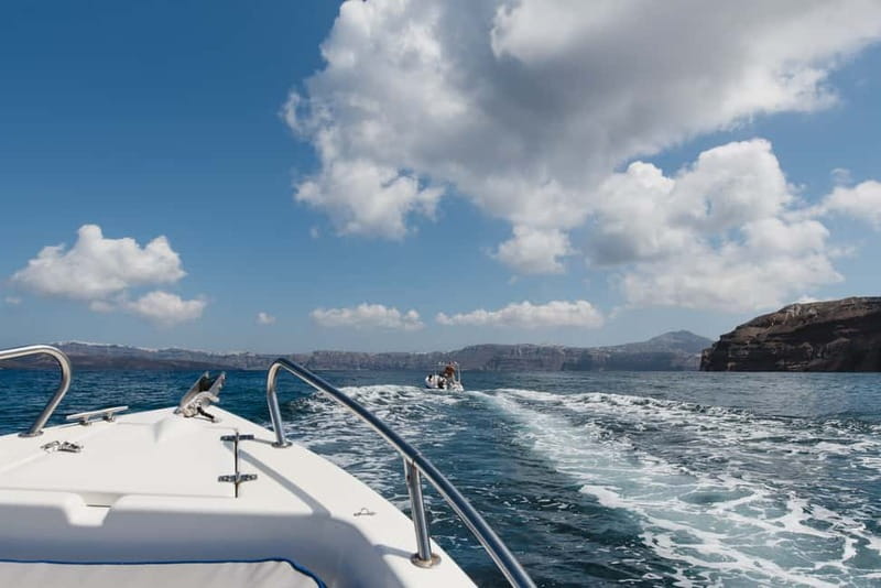 Santorini: License-Free Boat Rental with Ice, Water, & Fruit - Timing, cancellation, and small practical details