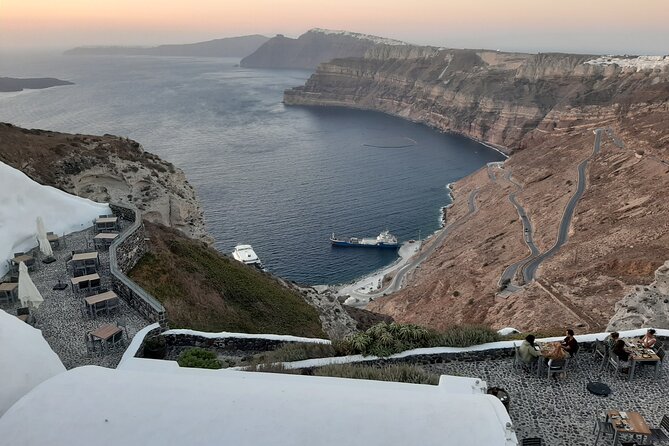 Santorini like a local: Discover local flavors by exploring the island! - Perissa’s black sand and a proper Greek lunch