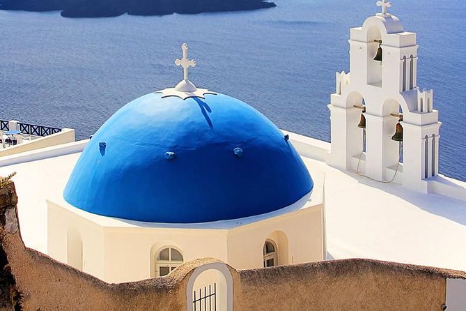 Santorini local private tour for small group - Perissa Black Sand Beach: a short taste of the coast