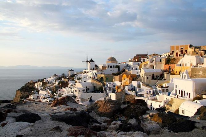 Santorini local private tour for small group - Oia: 90 minutes among Santorini’s famous white houses