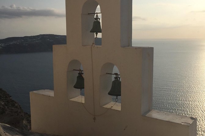 Santorini Local Tour - Akrotiri and the extra €20 archaeological ticket