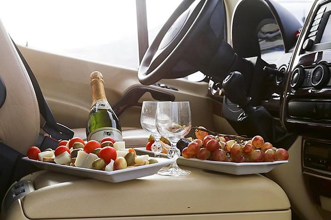 Santorini Luxury private tour for small groups - Why a private minibus works well on Santorini