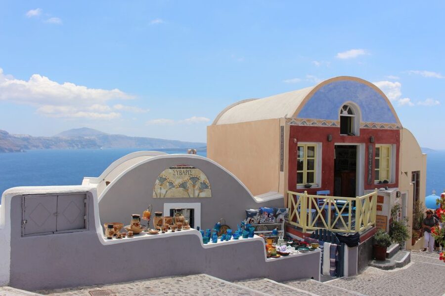 Santorini: Mesa Gonia, Pyrgos and Oia Tour - What the $48 price really covers