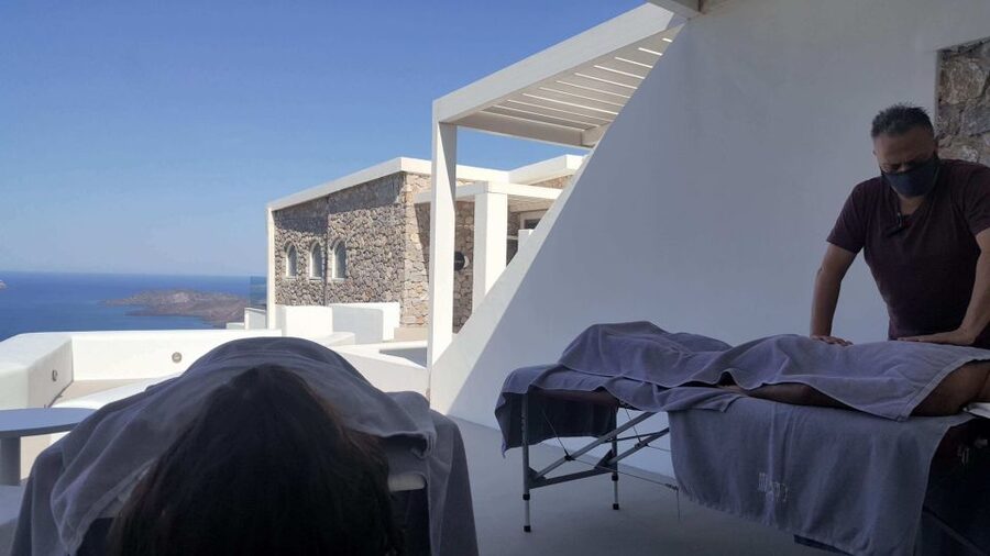 Santorini: Mobile Couples Massage at Your Private Villa - Your villa becomes the treatment room