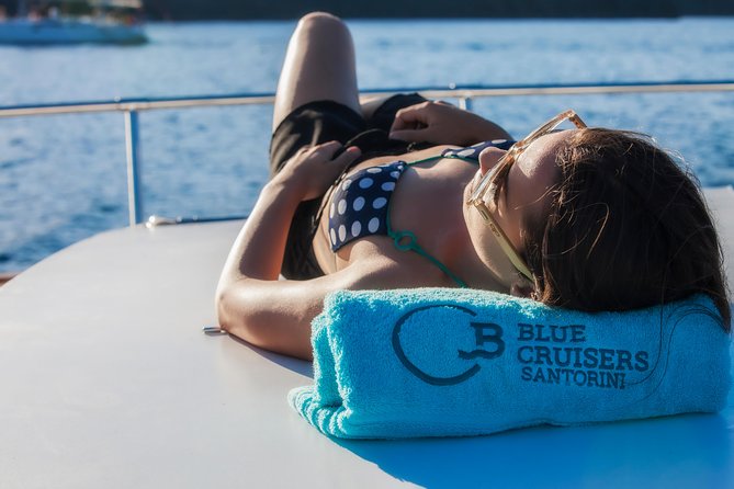Santorini: Motor Yacht Day Cruise with 5-Course Lunch - A five-course lunch on the water