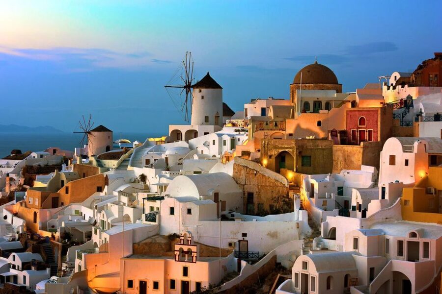 Santorini: Must-See Highlights Private Sightseeing Tour - Oia gives you the classic Santorini scene