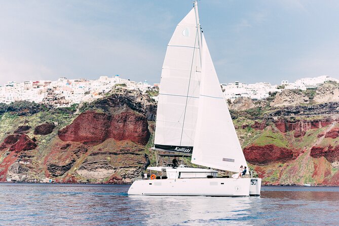 Santorini Oia: Caldera Classic Day Cruise with Snacks & Drinks - Why this four-hour cruise works well