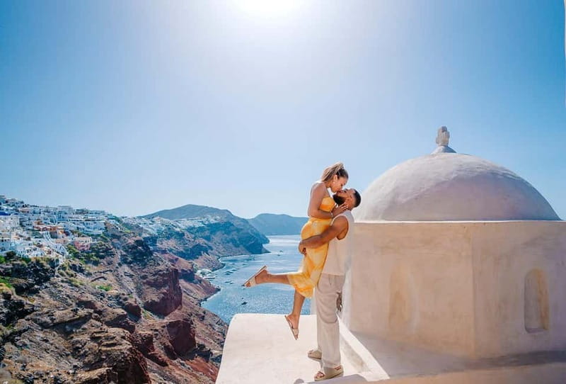 Santorini: Oia Private Couple Photoshoot with 35 Photos - Walking Oia’s whitewashed lanes