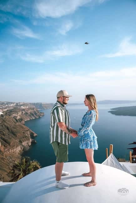 Santorini: Oia Private Couple Photoshoot with 35 Photos - The Blue Domes and priority entrance