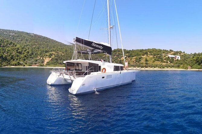 Santorini Oia: Private Sunset Catamaran Cruise with BBQ & Drinks - A Greek dinner with wine on the water