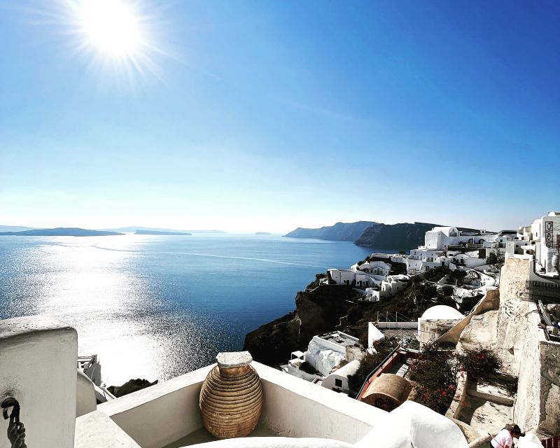 Santorini On a private tour with the experts - Starting in Thera and settling into the SUV