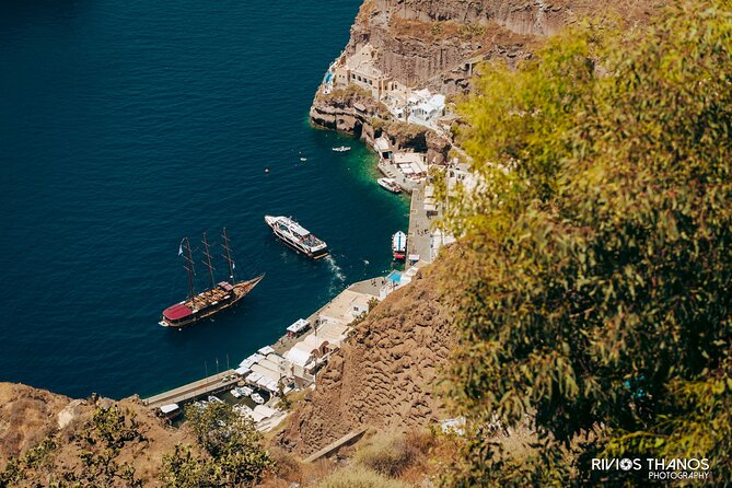 Santorini_Panoramic Tour - Megalochori’s old lanes and stone houses