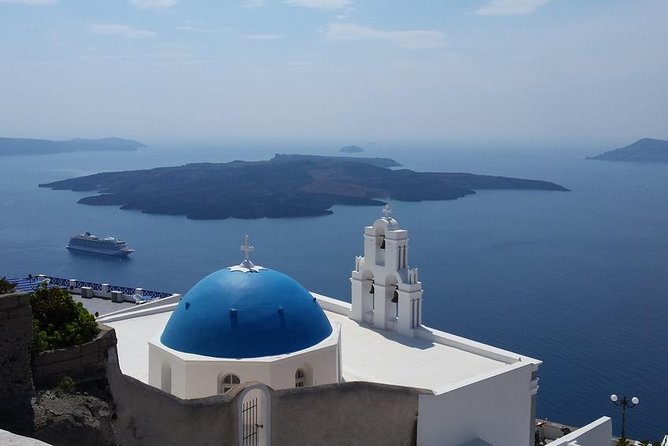 Santorini Photo Safari Top Places - Oia’s main street and the final photo stop