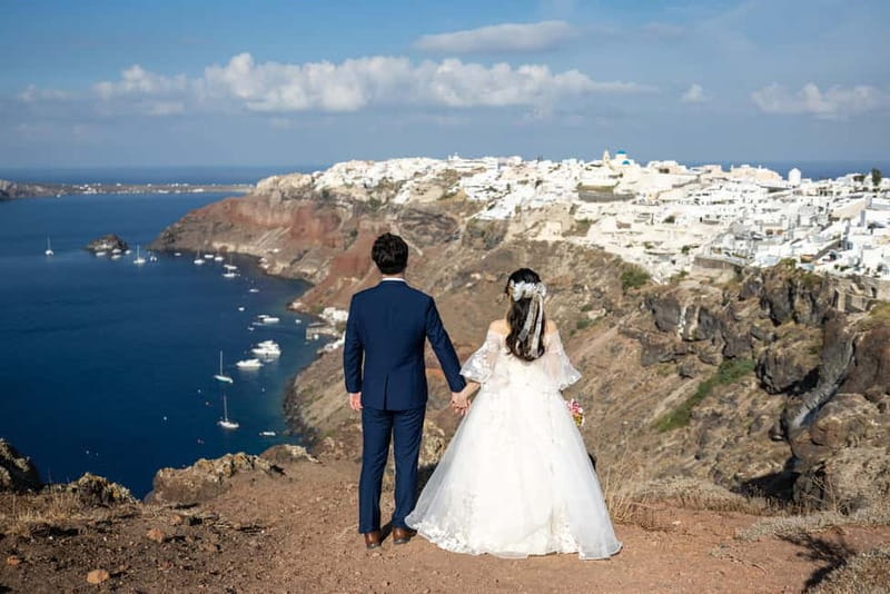 Santorini: Photo Tour With Professional Photographer - Outfit changes and what to bring