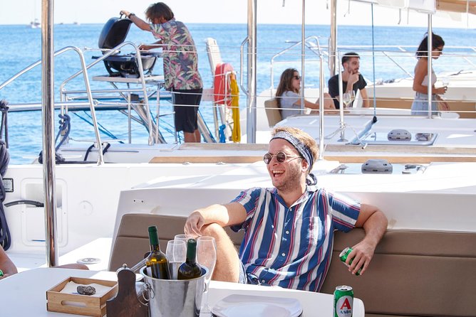 Santorini Platinum Catamaran Cruise with Meal, BBQ and Open Bar - White Beach and Mesa Pigadia