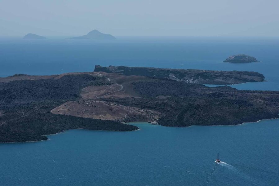 Santorini Port: 3 Hour Cruise to Volcano and Hot Springs - The boat, crew, and onboard comfort