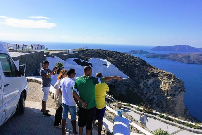 Santorini Port Transport & Transfer Services - Shared or private: choosing the right ride