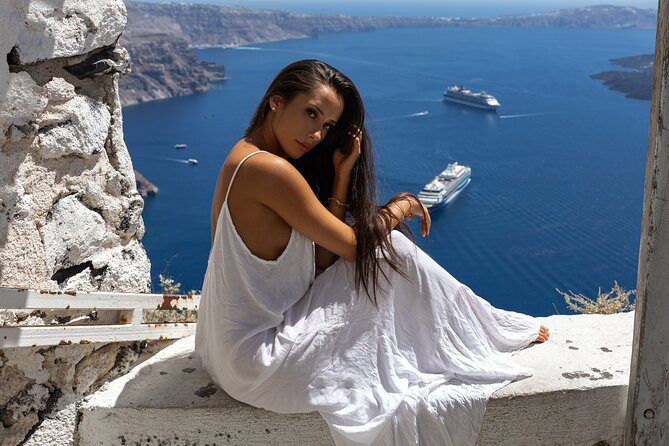 Santorini Private Casual Photoshoot in Oia and Imerovigli - Who will enjoy this most