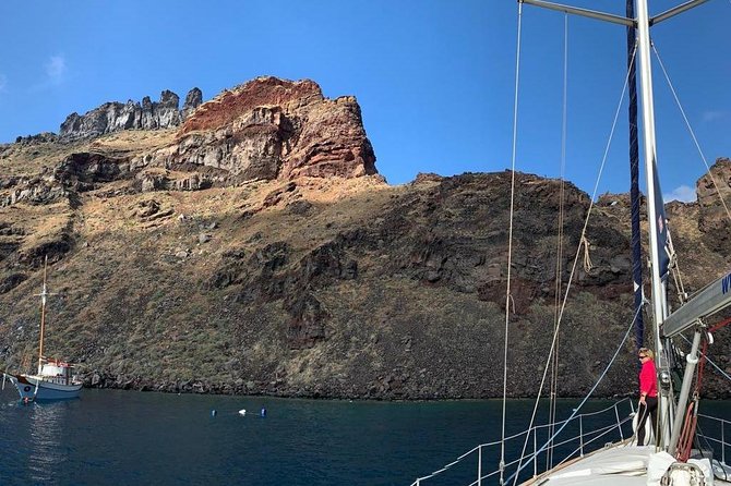 Santorini Private Daytime Sailing Tour with Meal, Drinks &Transfer included - Thirassia gives the cruise its relaxed pause