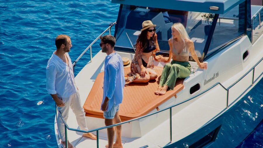 Santorini: Private Diamond 36 Motor Yacht Caldera Cruise - The volcano and hot springs