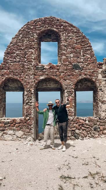 Santorini : Private Guided Highlights Tour - Pickup from seven parts of Santorini