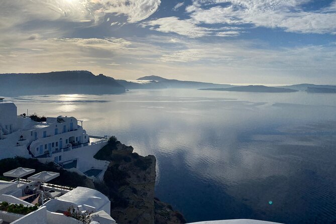 Santorini Private Highlights Tour - Why a private vehicle helps on Santorini