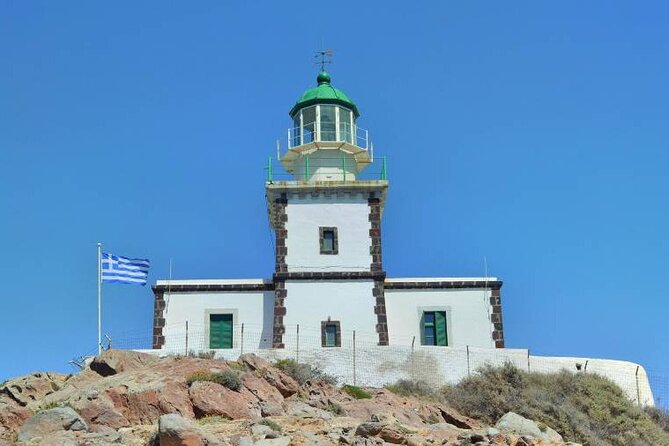 Santorini Private Highlights Tour & Wine Tasting with local guide - Why a private car matters on Santorini