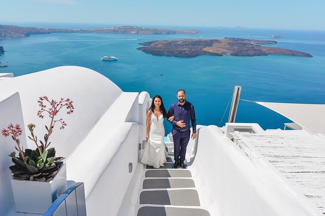 Santorini Private One Hour Photoshoot - Meeting in Oia and getting into position