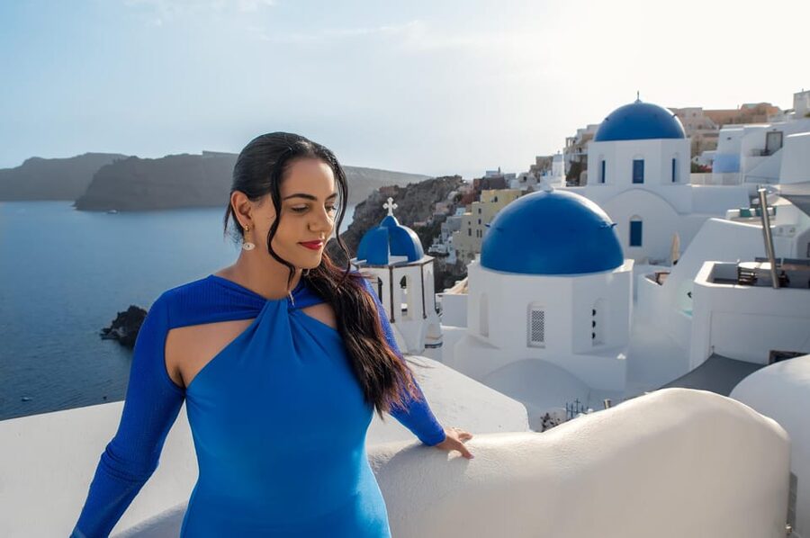 Santorini: Private Photo Shoot with a Professional … - How Giannis handles posing and comfort