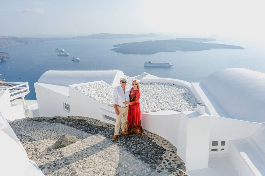 Santorini Private Photoshoot - Why a private Santorini photo session makes sense